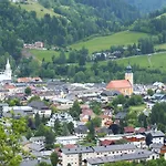 イン Berghof 3*