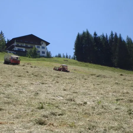 Han/Misafirhane Berghof